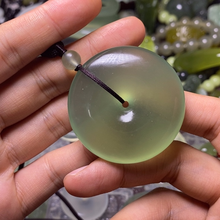 岫玉岫玉颈饰未镶嵌