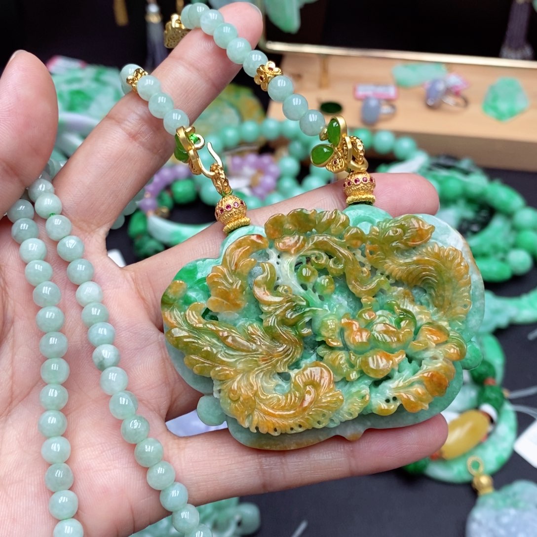 翡翠未镶嵌颈饰翡翠