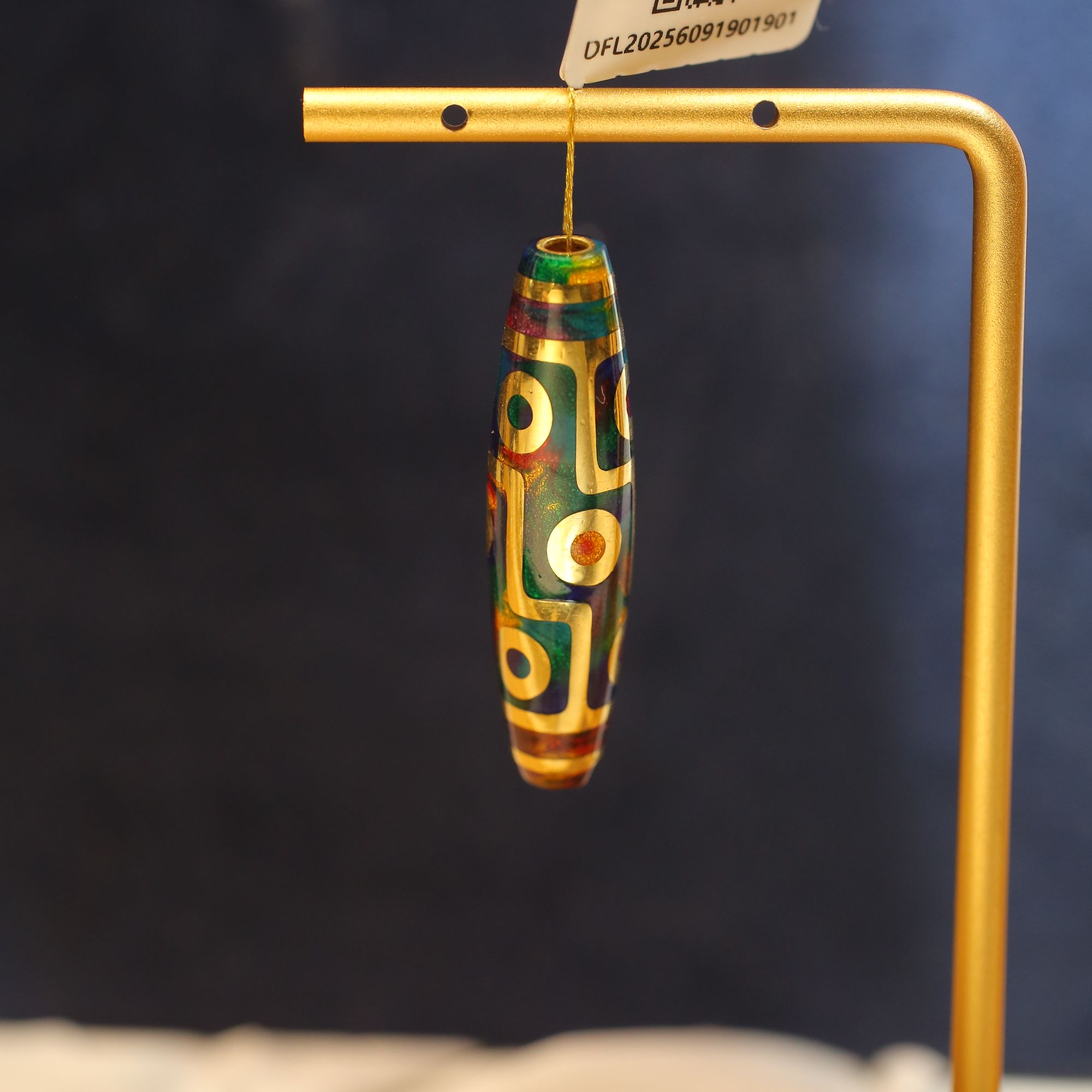 伊芙琳电黑工艺黄金足金复古珐琅彩九眼精致百搭吊坠