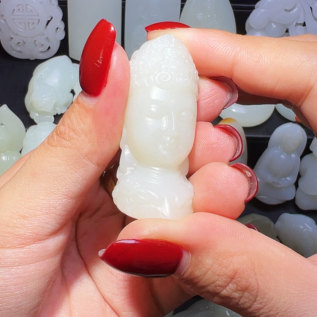 卤****和田玉未镶嵌颈饰