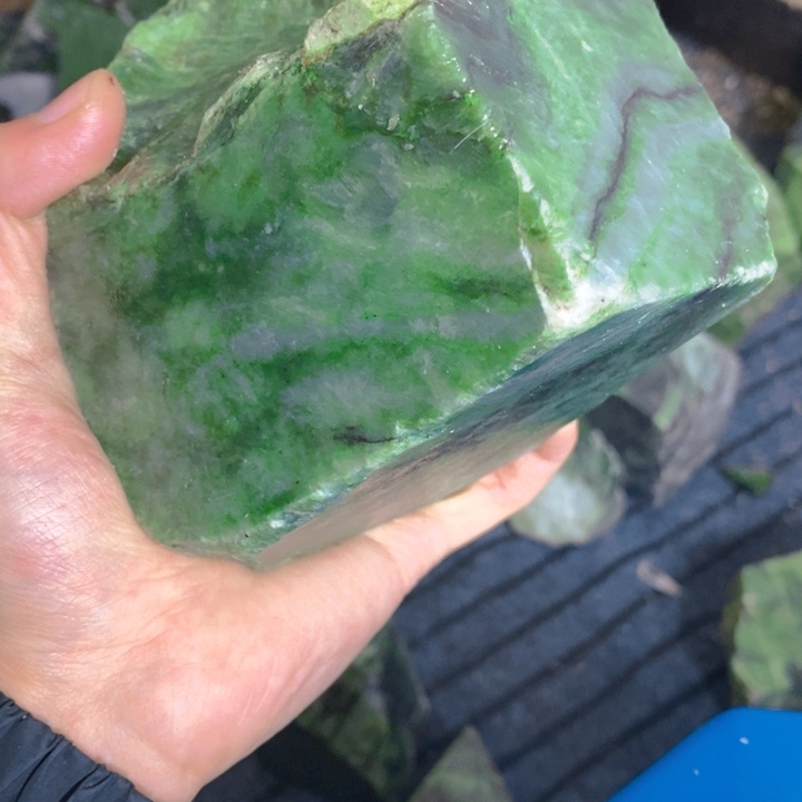 凯***华和田玉未镶嵌珠宝半成品