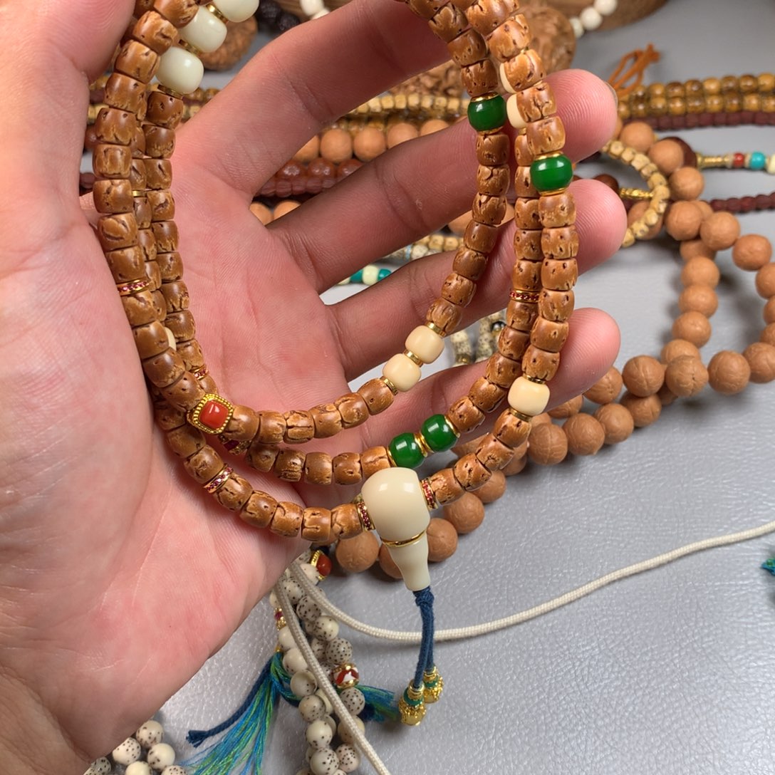 蓝***按吊坠桃核。。。。。。。。。。。