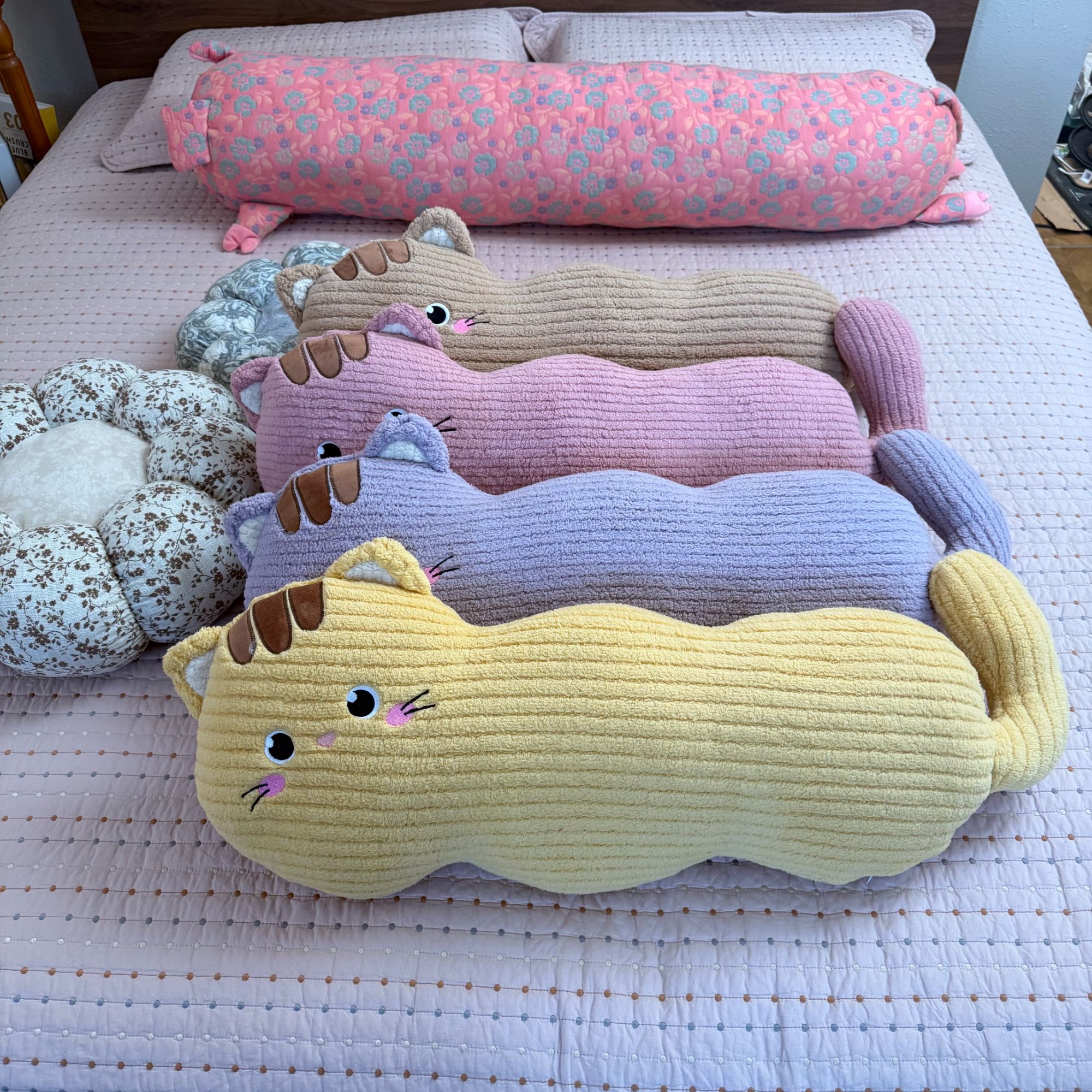 小猫抱枕  恭喜发财