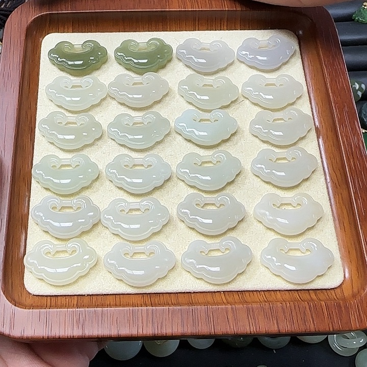 和田玉吊坠(不含链)未镶嵌多样性发一个