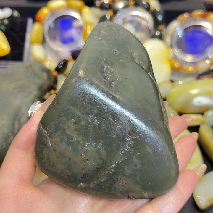 铭***业和田玉未镶嵌挂件