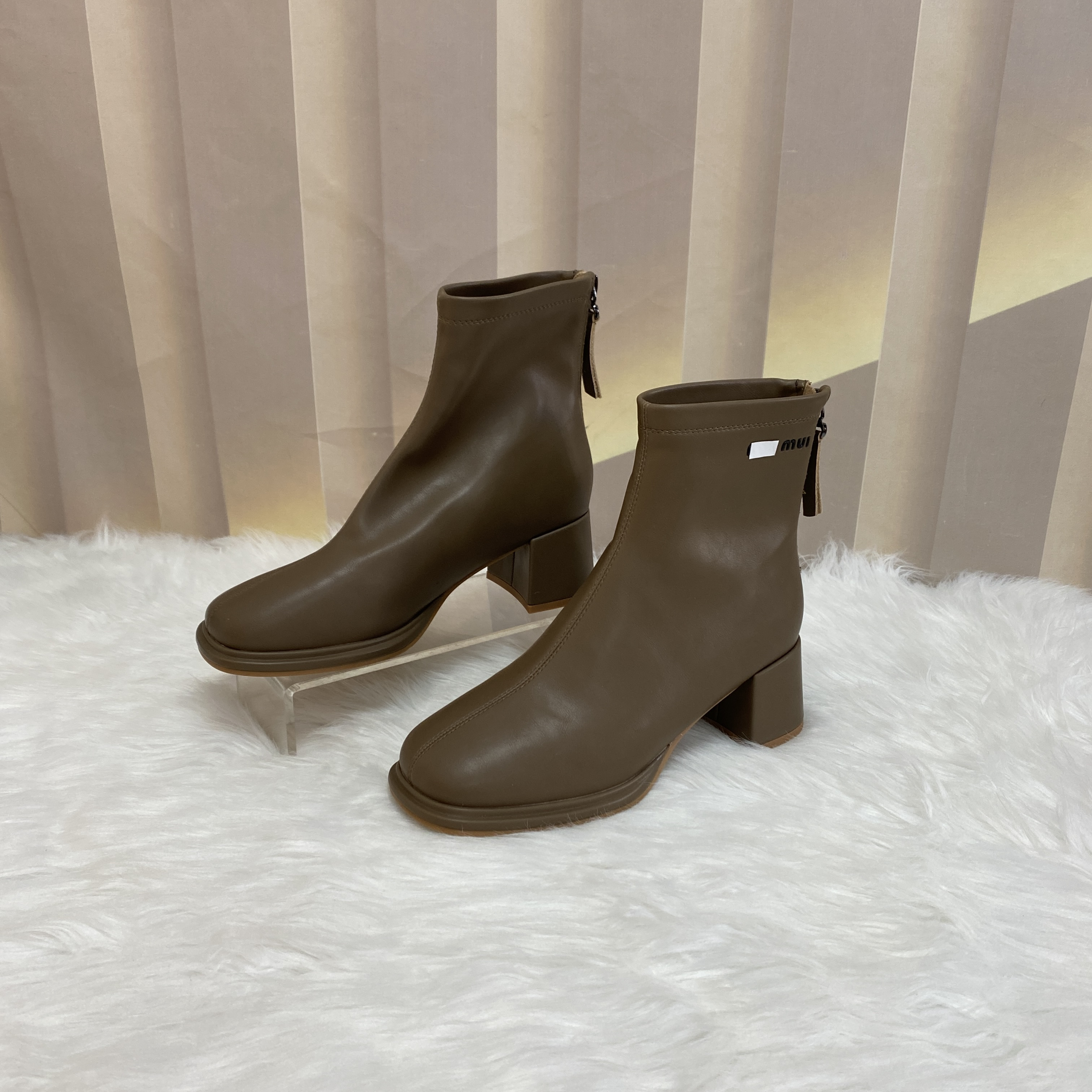 18-356秋冬时尚百搭粗跟单里短靴F