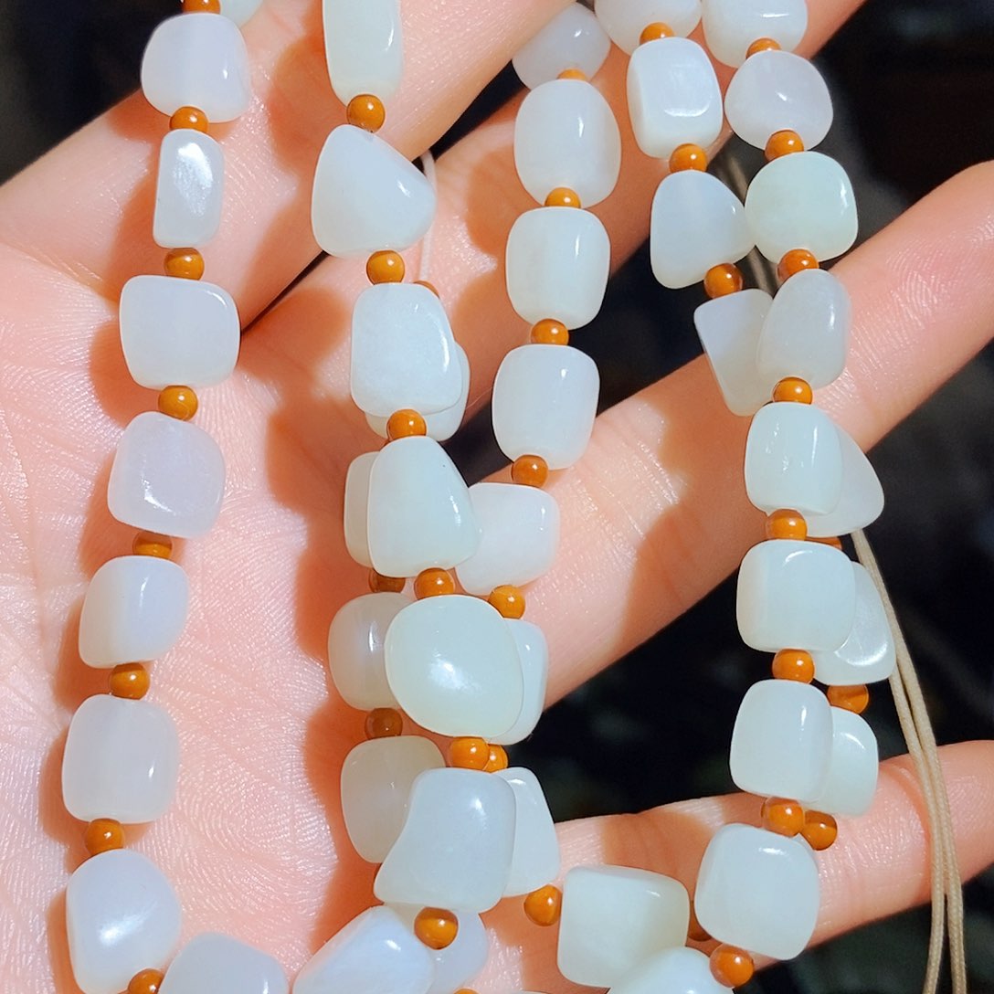 和田玉颈饰未镶嵌