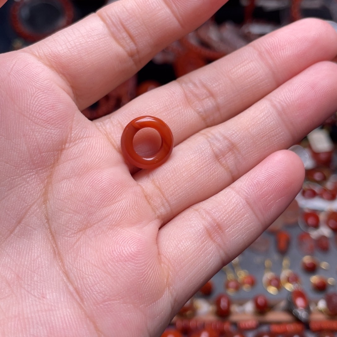 b***¨南红玛瑙未镶嵌7.6mm跑环