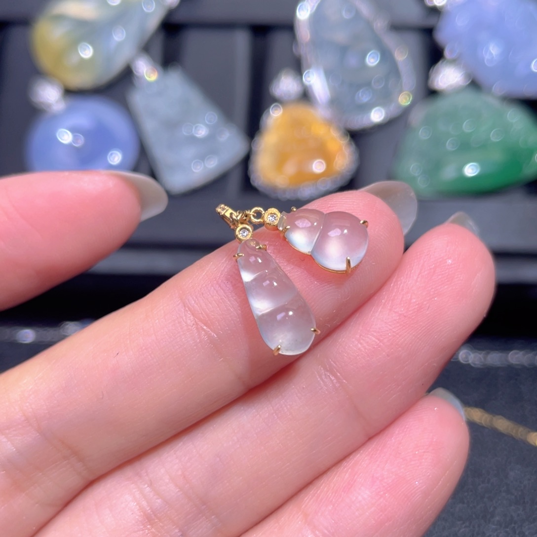 颈饰18K金镶嵌翡翠翡翠