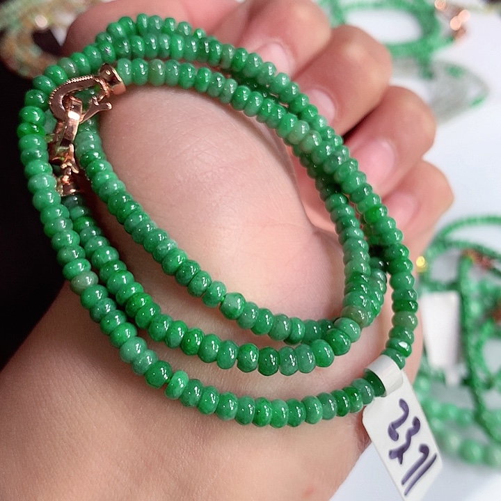 翡翠颈饰未镶嵌项链