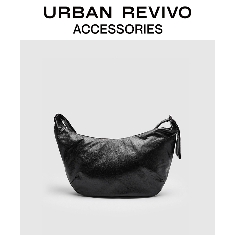 URBAN REVIVO2025冬季新款男休闲PU褶皱肌理斜挎包UAMB50136