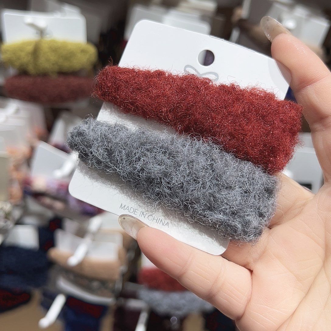 非金属红灰毛毛掰掰一对