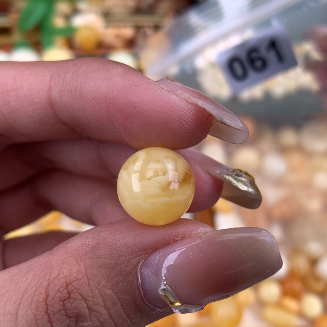 琥珀珠宝奇石未镶嵌12.3