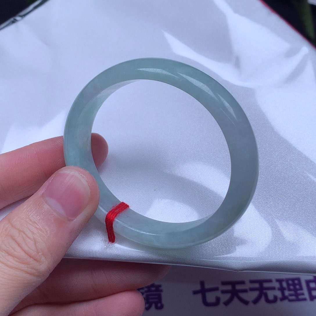 翡翠手镯未镶嵌52贵妃