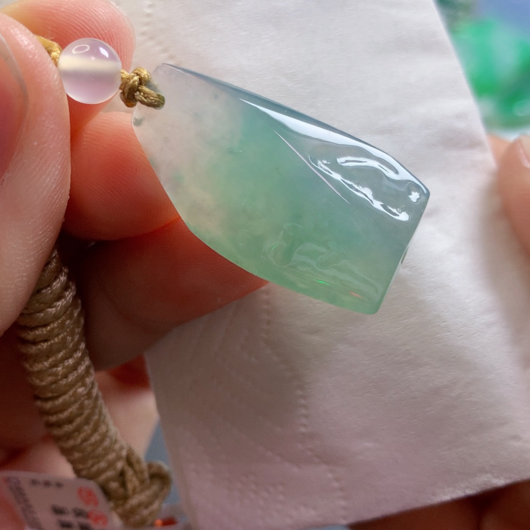 【闪购商品】翡翠吊坠(不含链)未镶嵌