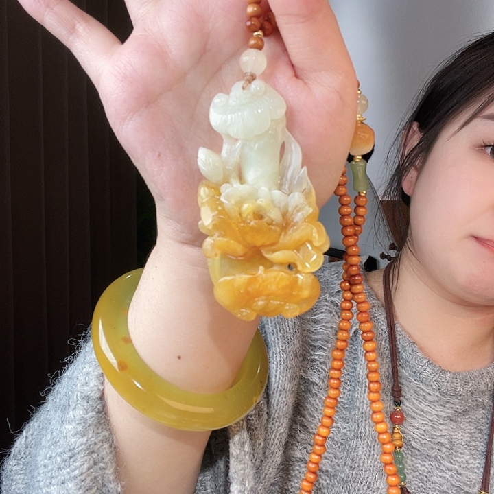 未镶嵌蛇纹石玉颈饰英