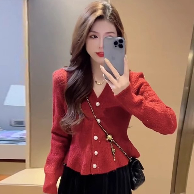 冬季新年氛围感茶里茶气红色设计感珍珠扣小香风针织毛衣开衫Y368