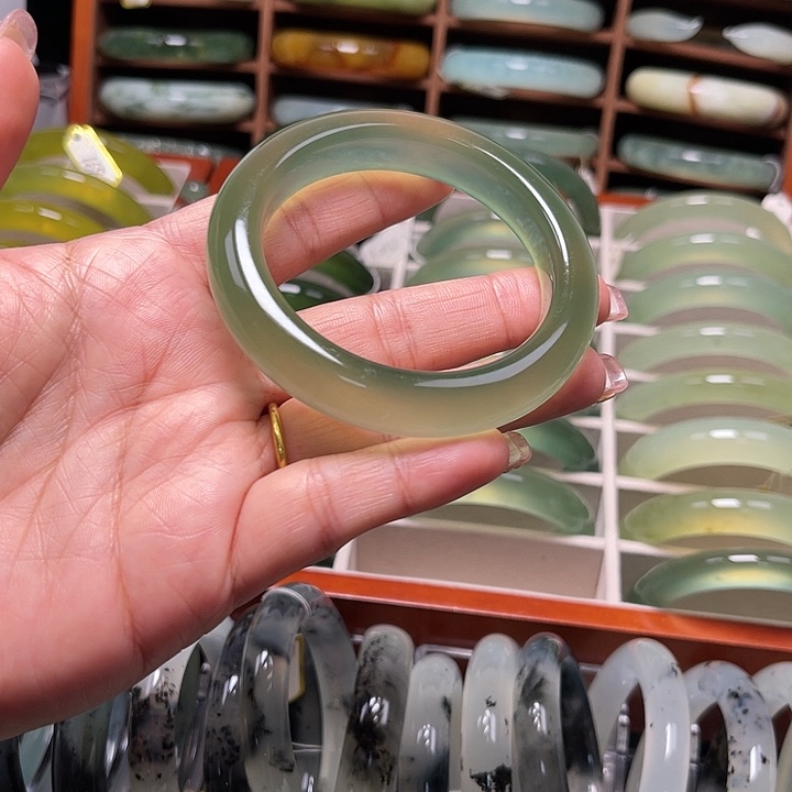 岫玉未镶嵌手镯岫玉