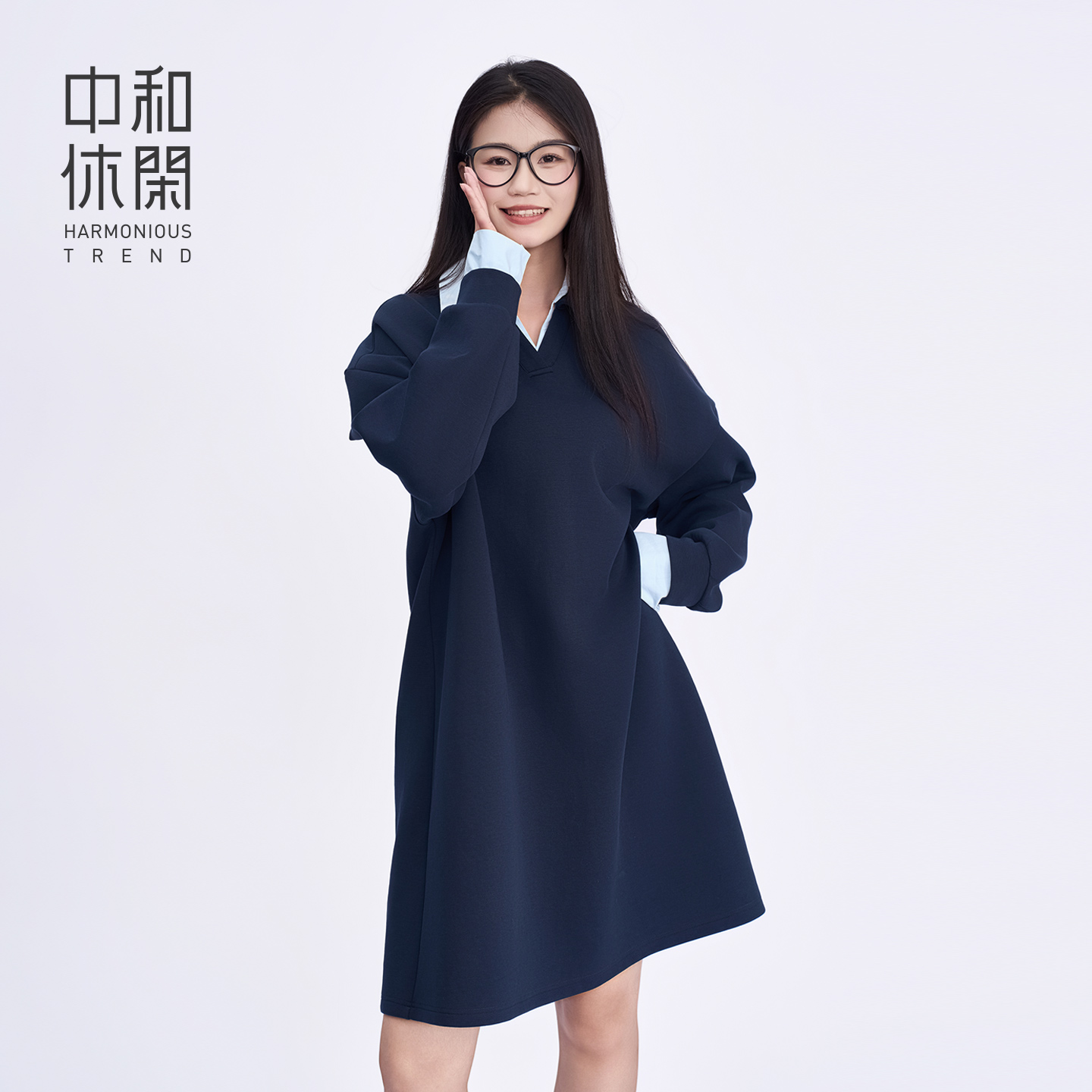 中和休闲女装超宽松翻领连衣裙学院风2025秋季新款藏蓝色显白裙子