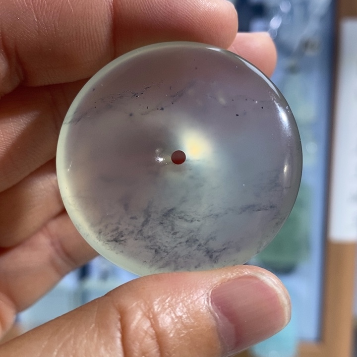 岫玉未镶嵌颈饰吊坠