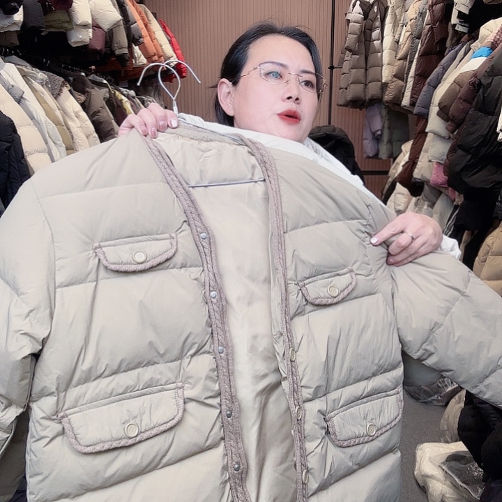 艾雨衣尚羽绒外套