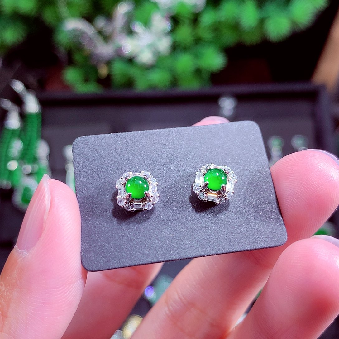 颈饰未镶嵌翡翠天然