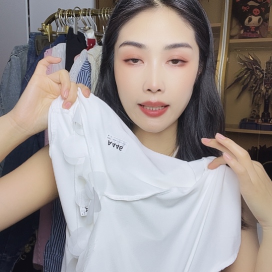 小香一字肩黑色上衣