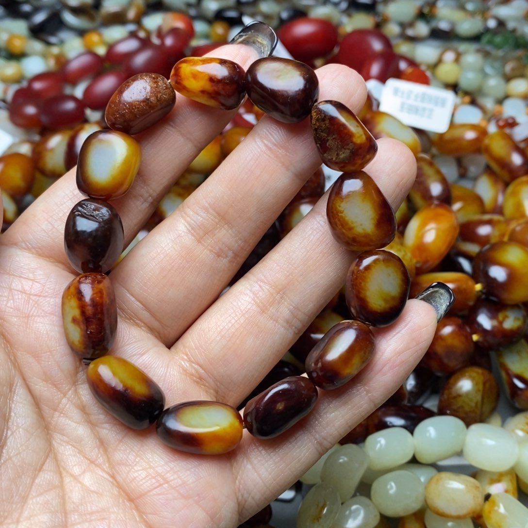 和田玉手链未镶嵌太****）