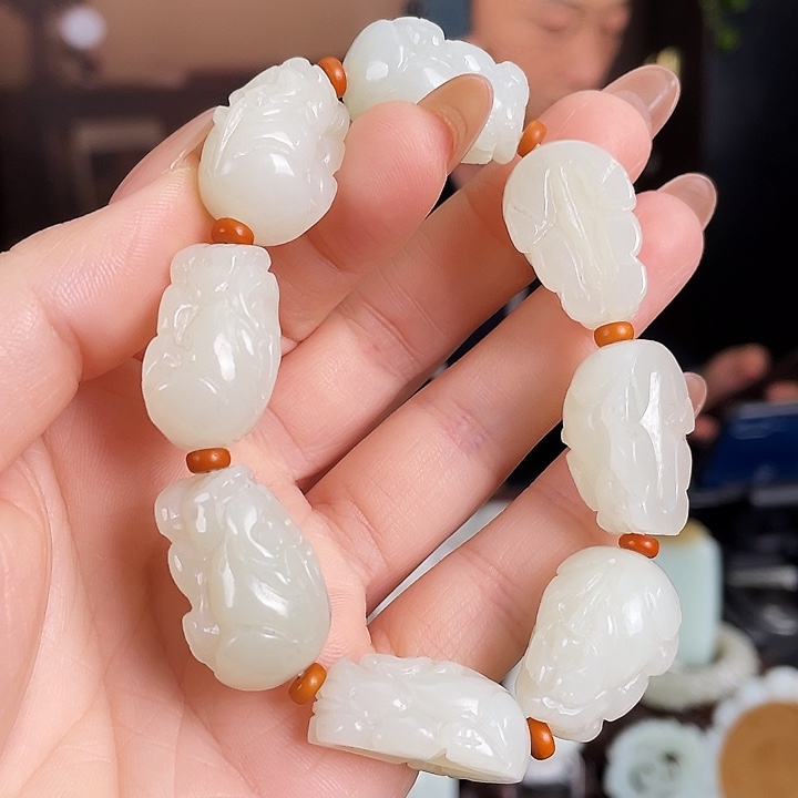 和田玉未镶嵌颈饰定制