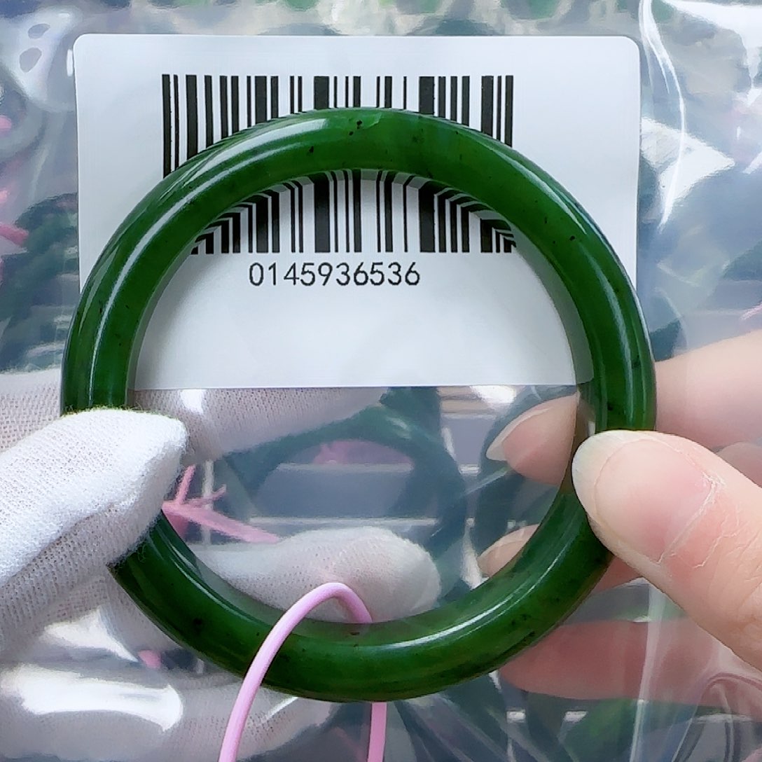 和田玉（碧玉）手镯未镶嵌6263包容