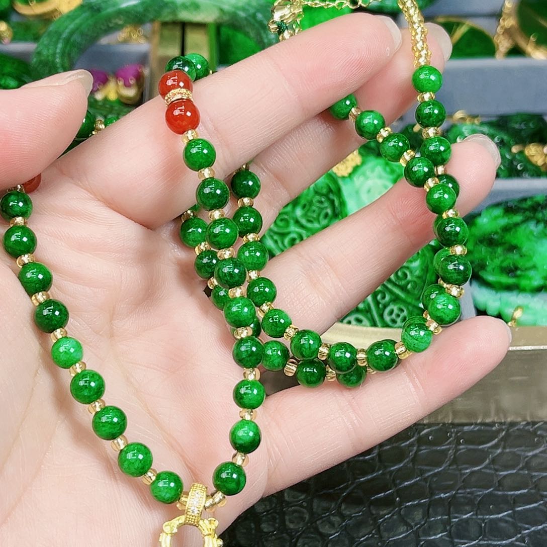 翡翠颈饰未镶嵌干青百搭款