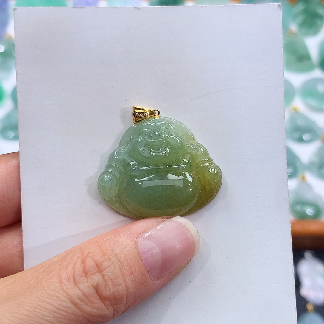 翡翠18K金镶嵌颈饰翡翠吊坠