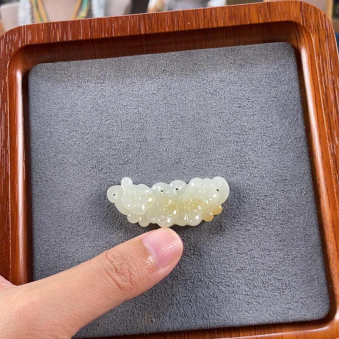 和田玉未镶嵌吊坠(不含链)