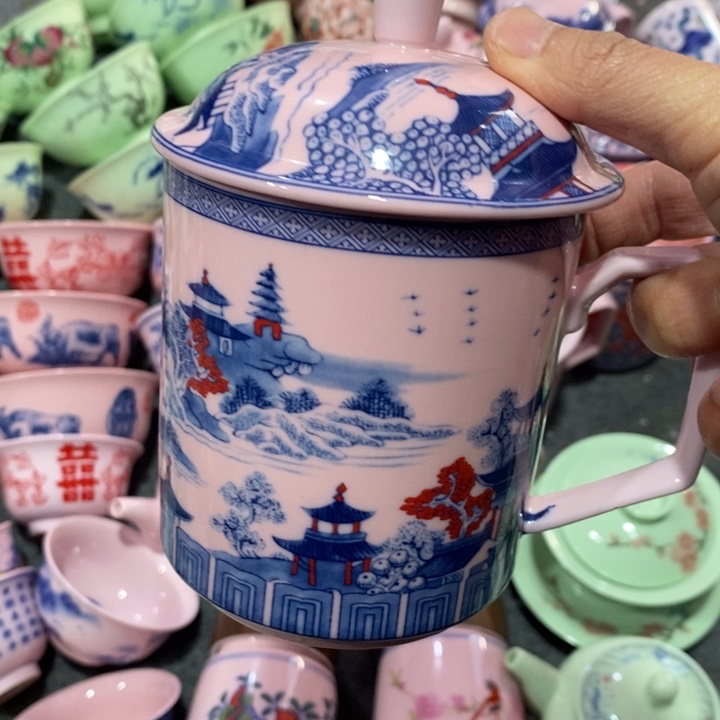 摆件瓷绿稀土山水釉里红直筒办公杯