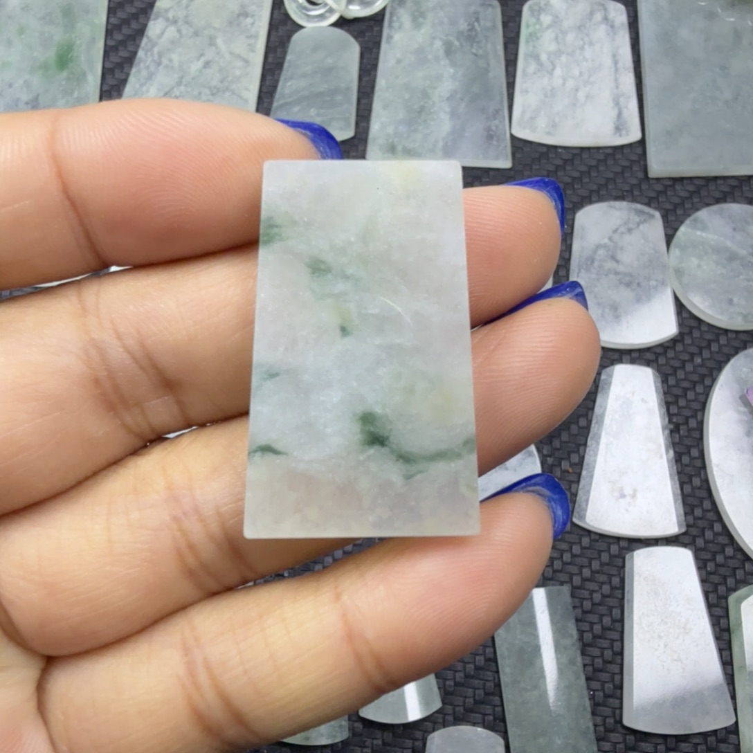 翡翠颈饰未镶嵌天然缅甸a货翡翠