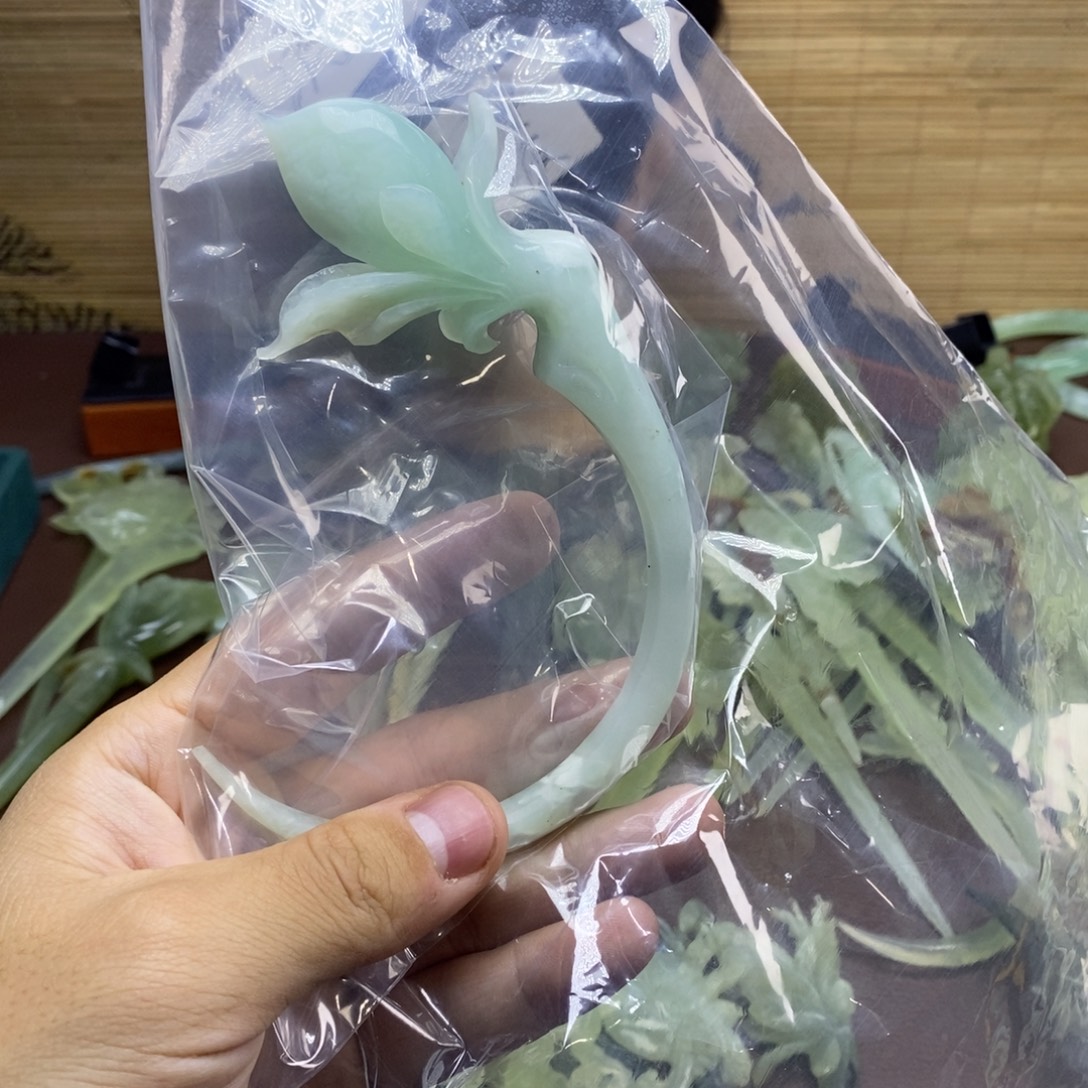 蓉***渡蛇纹石玉未镶嵌发饰