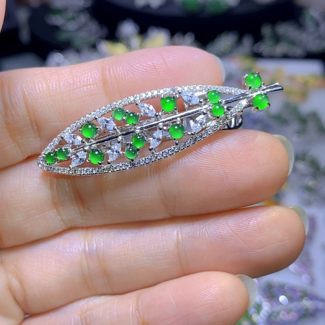 翡翠颈饰银S925镶嵌天然翡翠