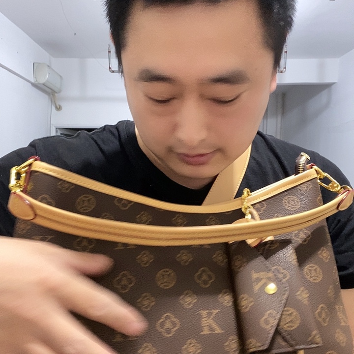 鳄鱼皮（革）犏牛皮（革）