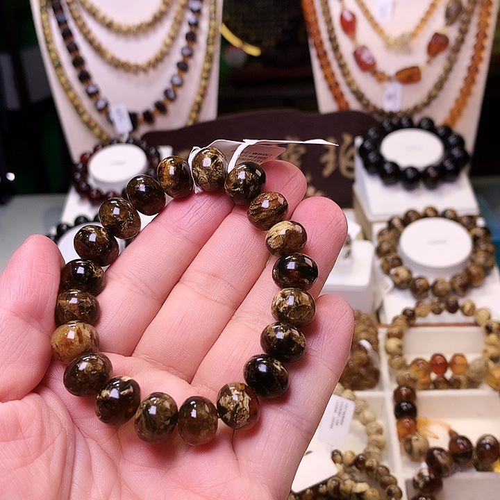 q***4琥珀未镶嵌裸石12+556