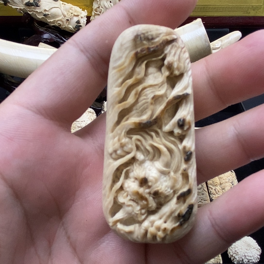 把件猛犸象牙猛犸牙皮雕貔貅小手把