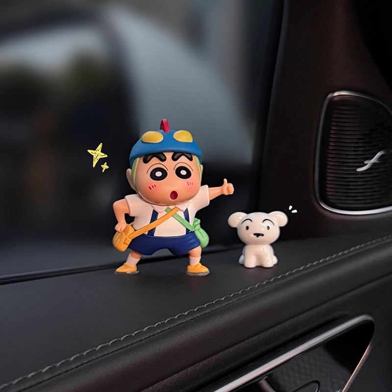 2025新款蜡笔小新汽车摆件车内车窗饰品车载中控台装饰治愈系可爱