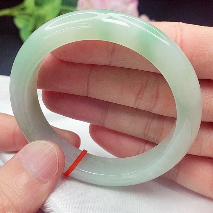 翡翠手镯未镶嵌55.6圈