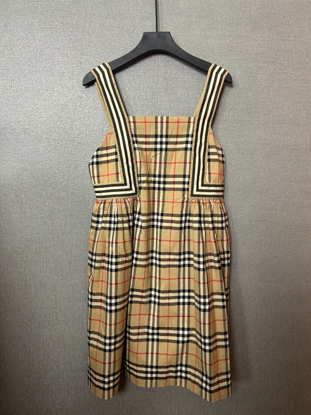 95新 BURBERRY/博柏利 Burberry格纹背心95新