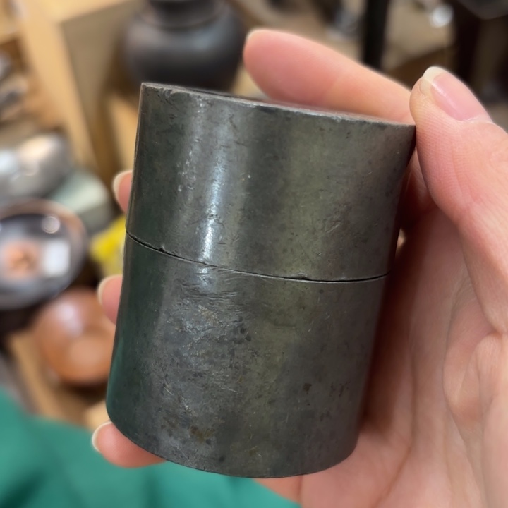 紫砂茶杯暗*烟非常美丽漂亮的物品