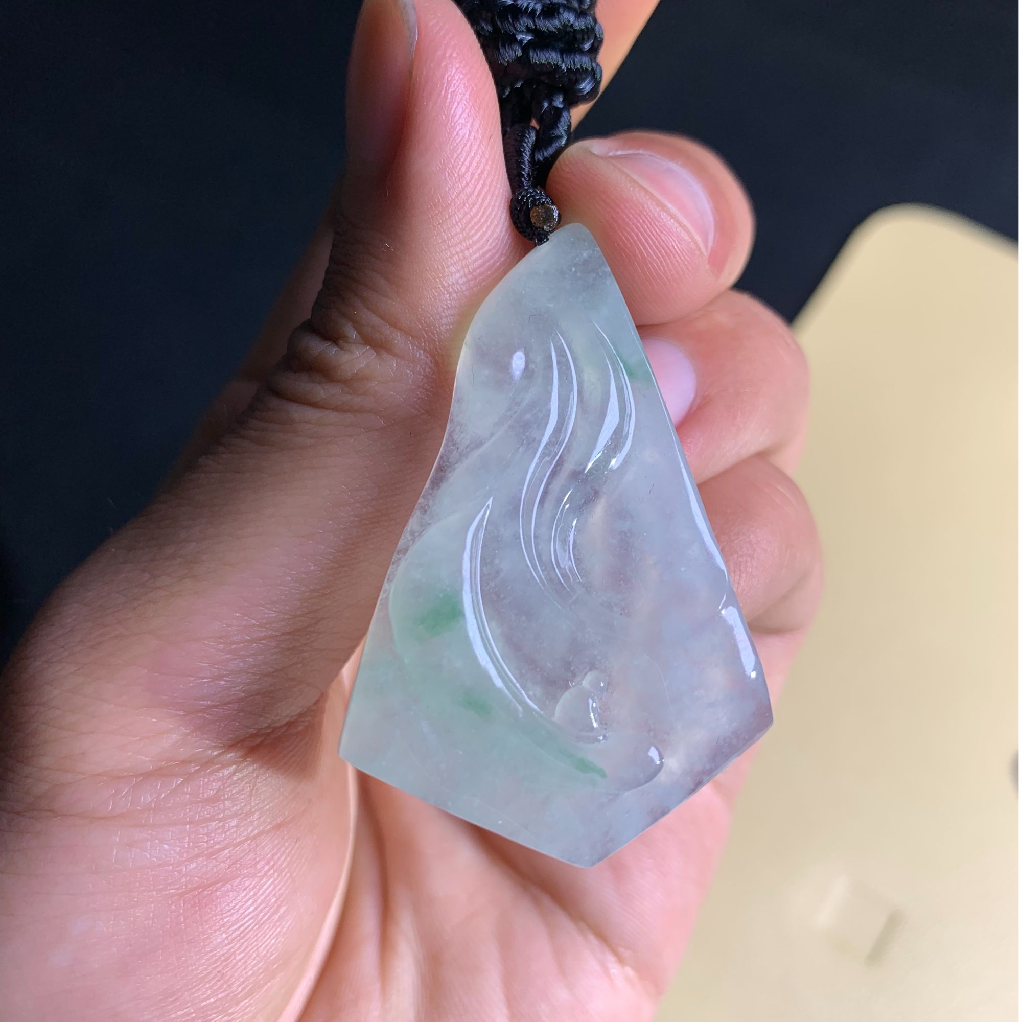 冰透飘绿随行悟道吊坠