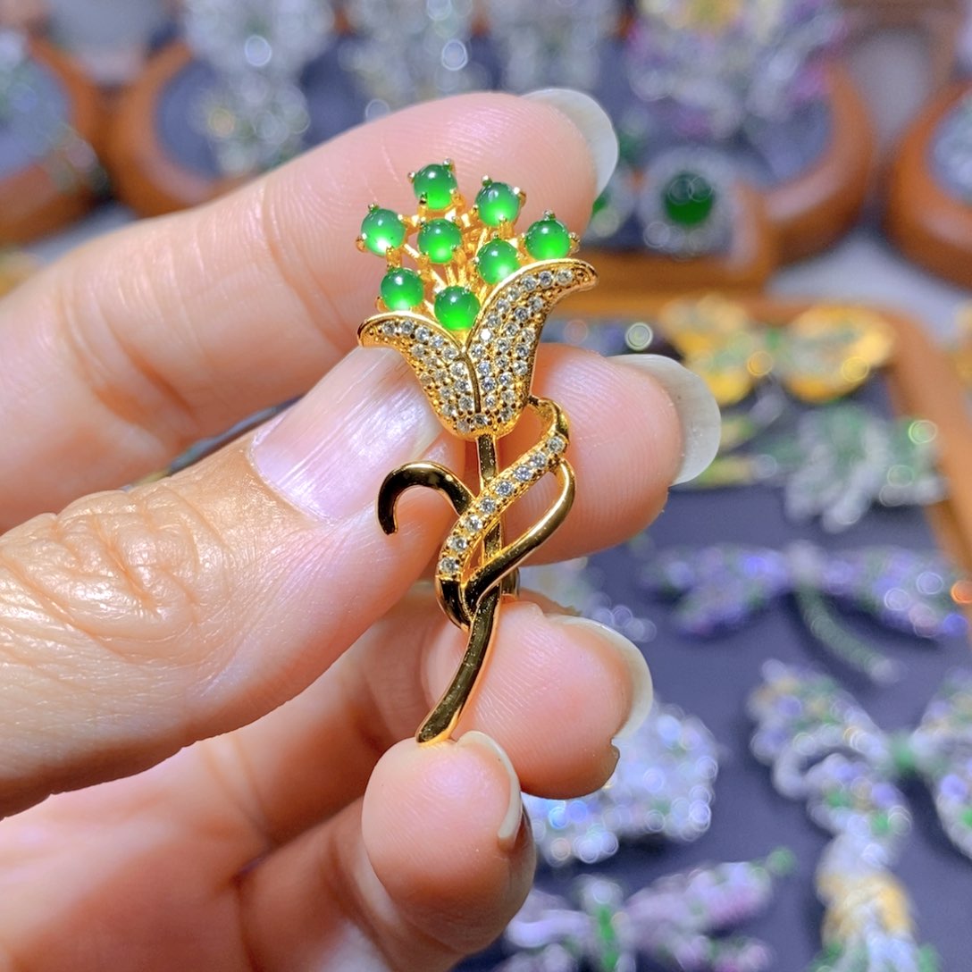 翡翠颈饰银S925镶嵌天然翡翠