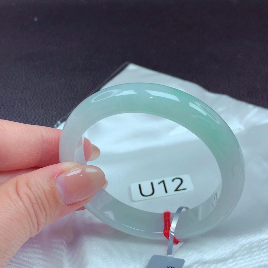 翡翠手镯未镶嵌手镯88