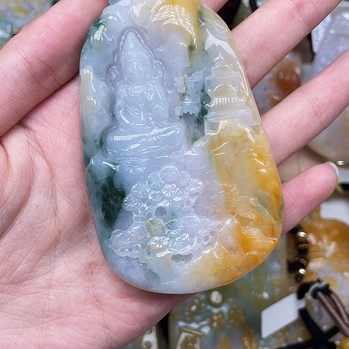 歌***拉翡翠未镶嵌颈饰天然缅料a货吊坠