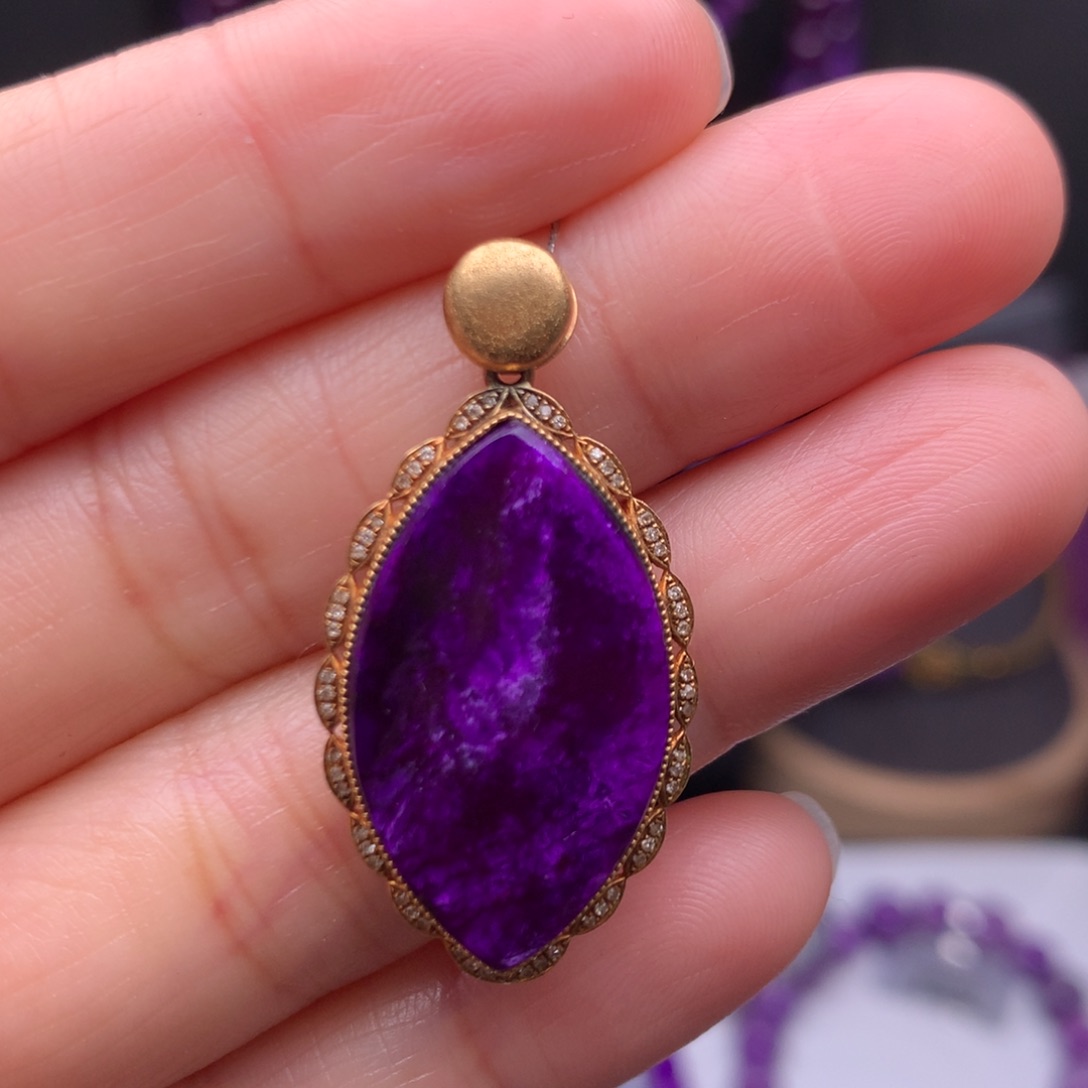 苏纪石（舒俱来）18K金镶嵌吊坠