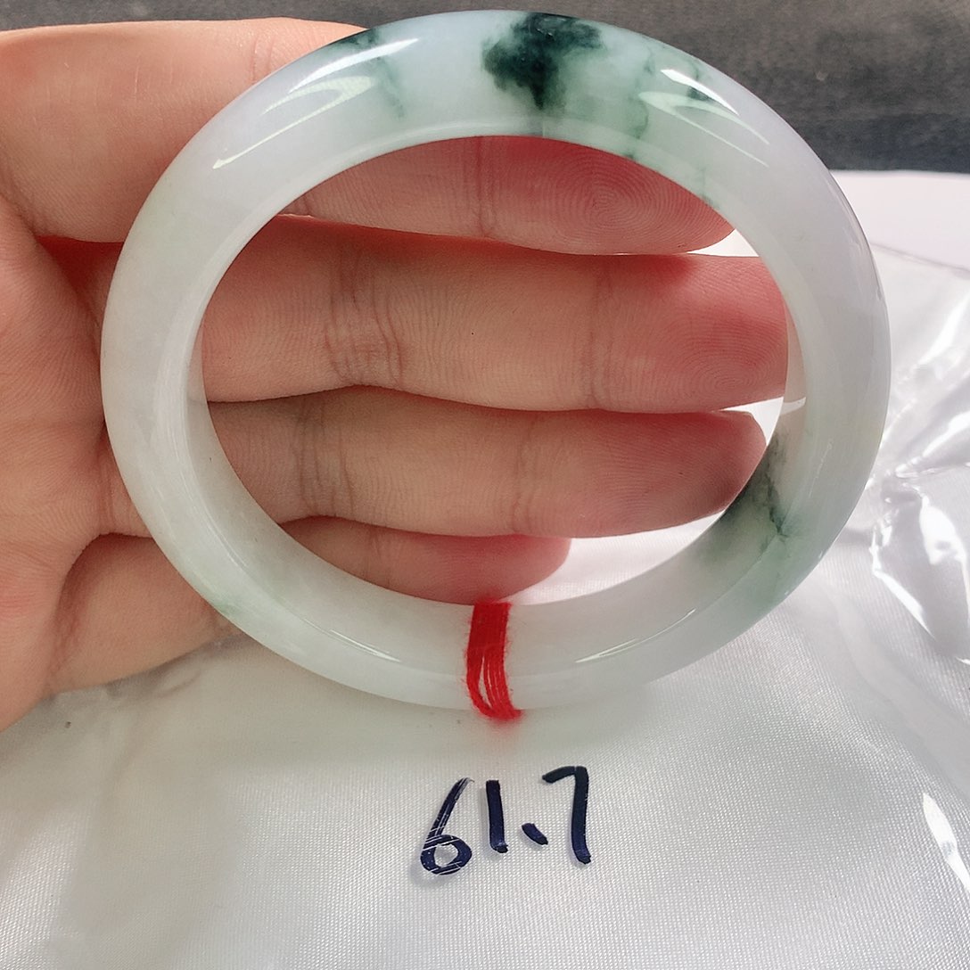 未镶嵌手镯翡翠61-62圈。384号